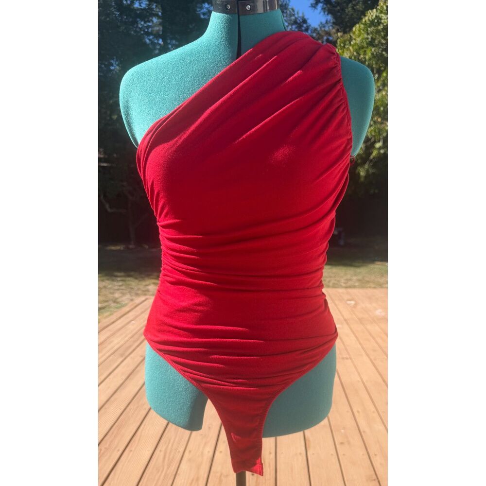 Princess Polly Red One-Shoulder Ruched Bodysuit – Size US 6 / AU 10 / UK 10